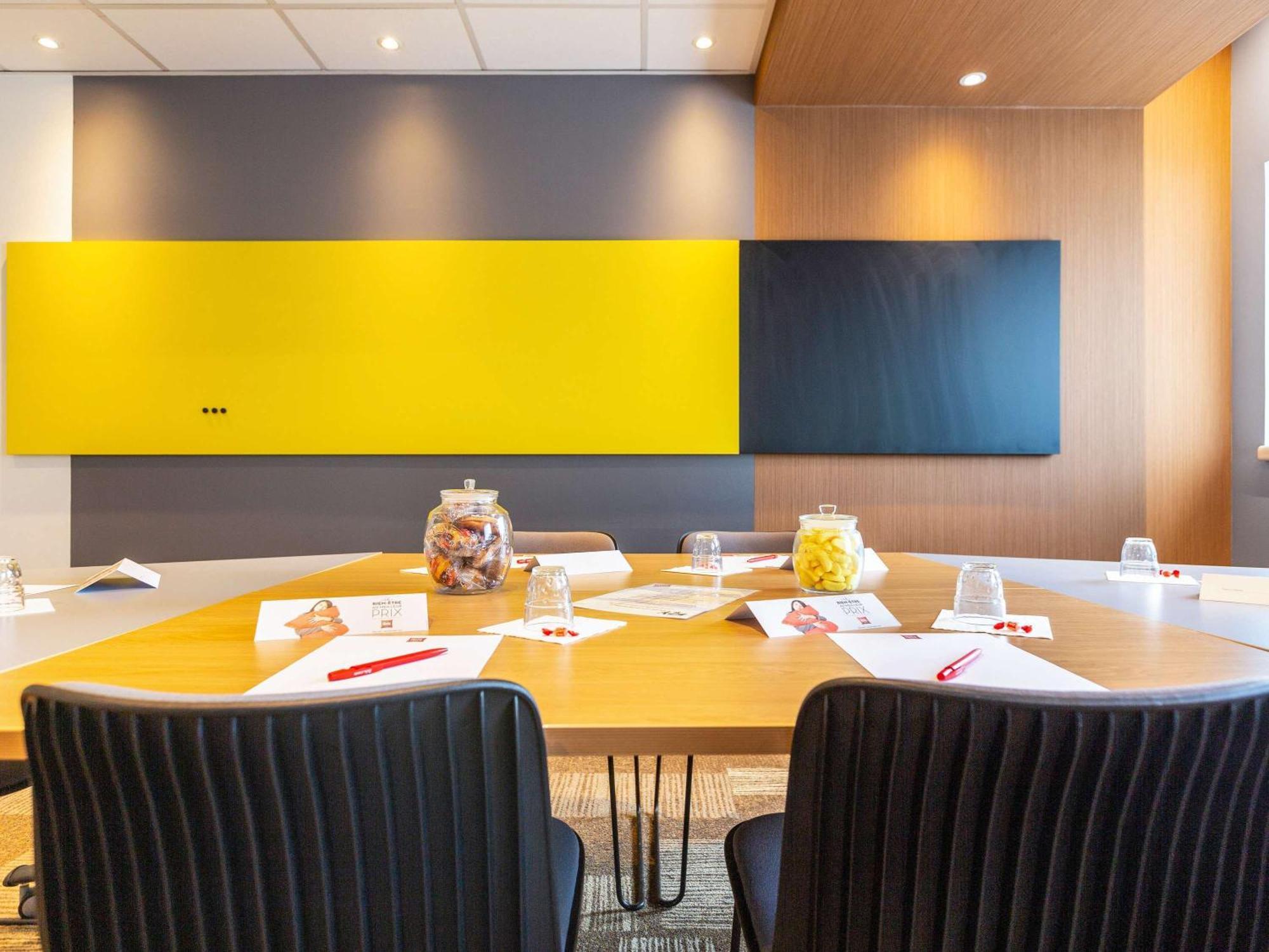 Hotel Ibis Rennes Centre Gare Sud Eksteriør bilde